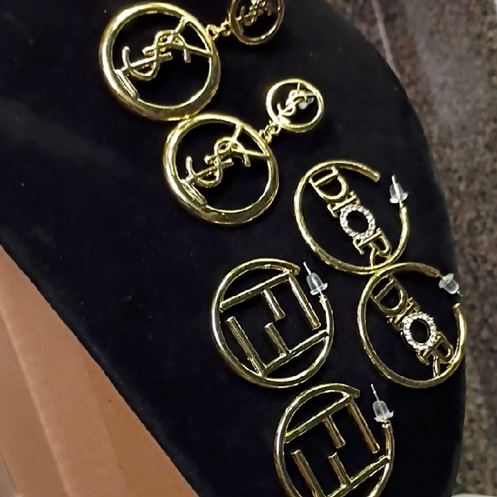 Source Unknown Gold Logo Earrings Trio